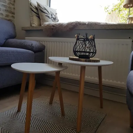 - Alte Hofstrasse - *